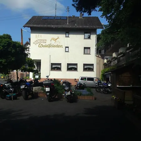 Konukevi Landgasthof Waldfrieden